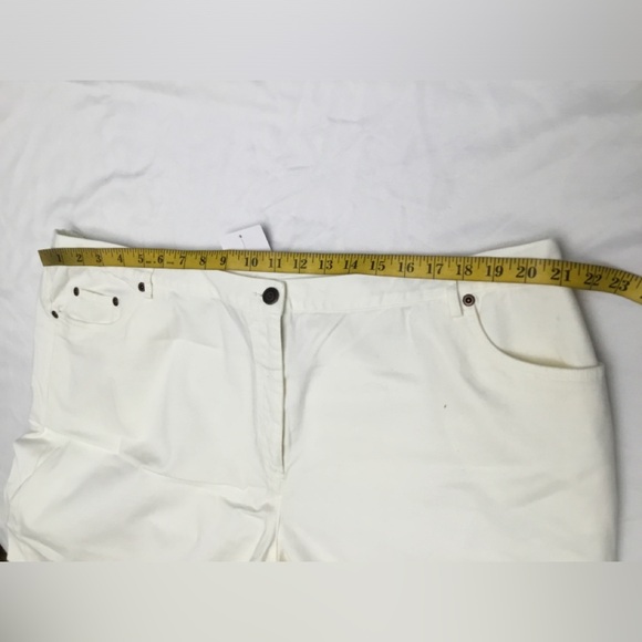 Ruby Rd. Women's Cropped Cream Jeans - Picture 3 of 16